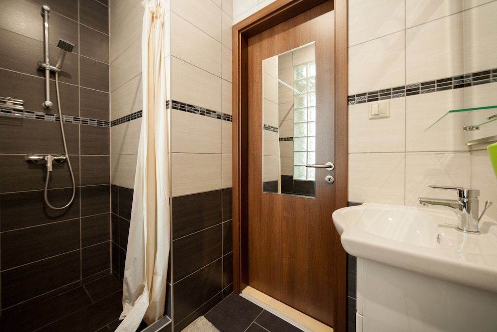 Budapest Holidays Apartments Deluxe Studio, 1 Queen Bed 9