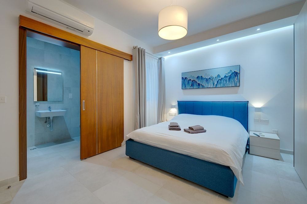 Apartment (3 Bedrooms)