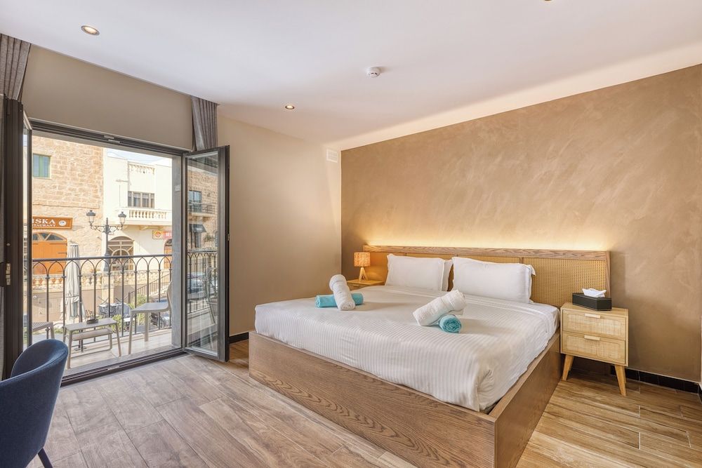 DOMS Boutique Living Deluxe Double Room 19