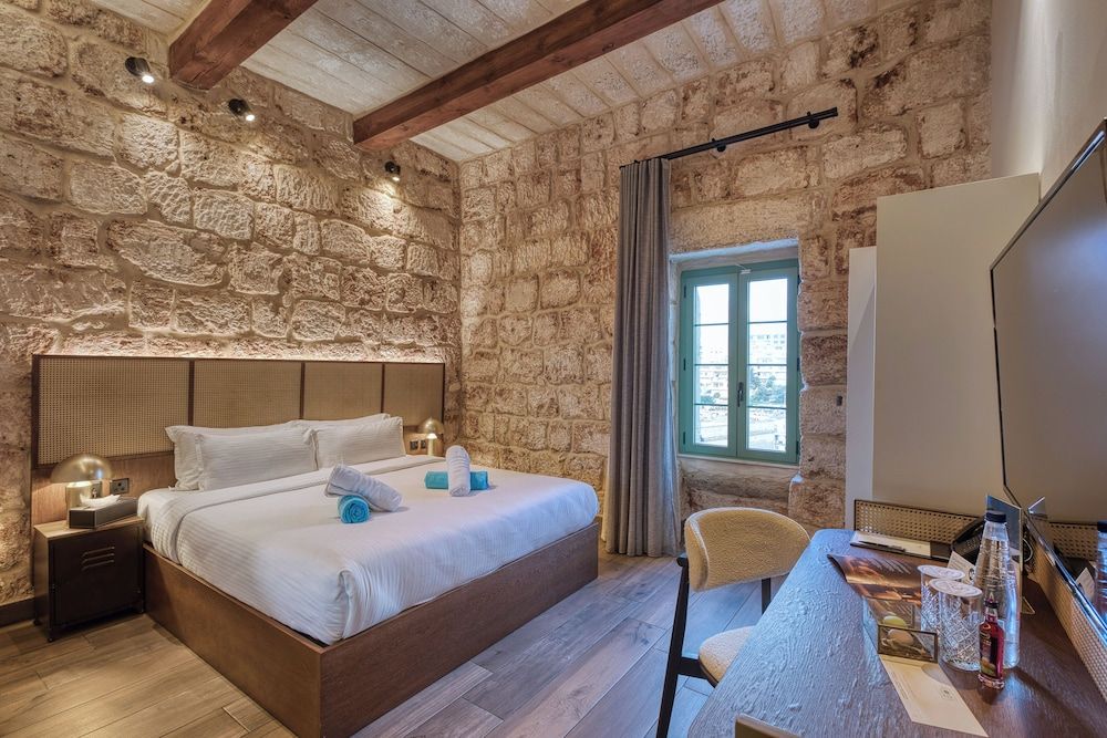 DOMS Boutique Living Superior Double Room 5