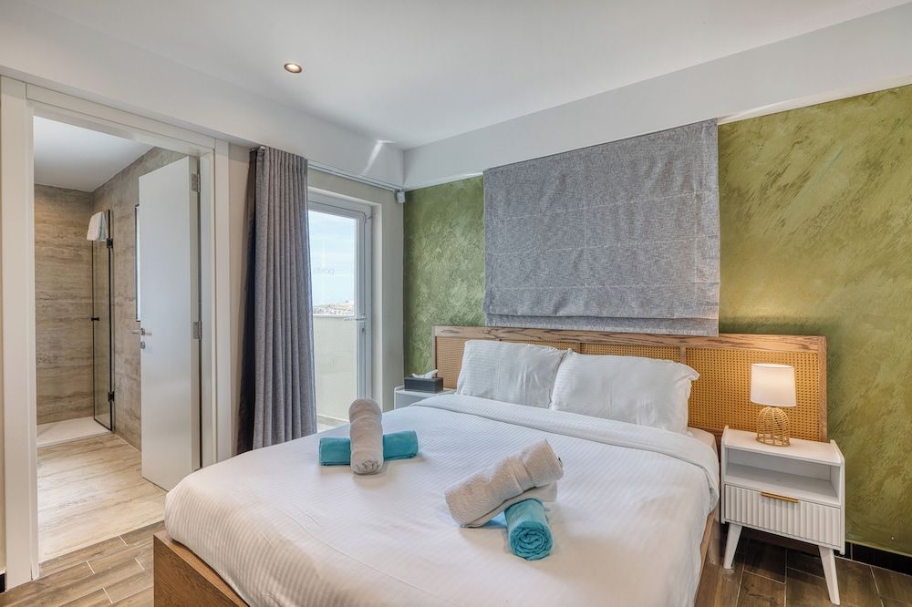 DOMS Boutique Living Deluxe Double Room 17