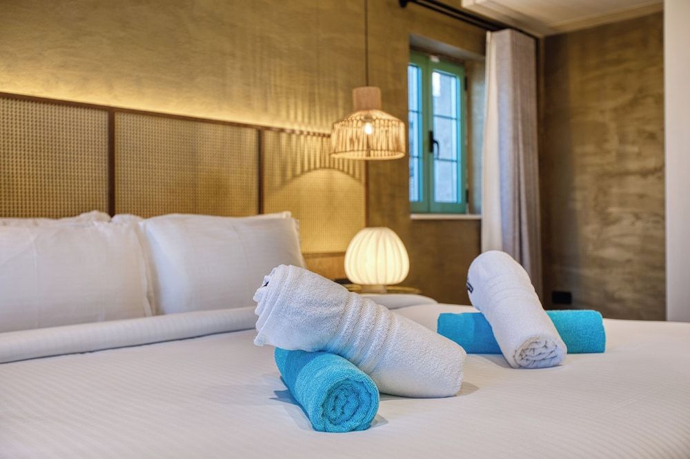 DOMS Boutique Living Deluxe Double Room 24