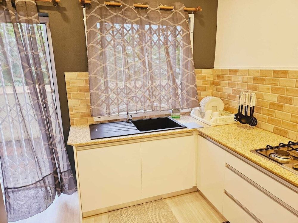 Captivating 3-bed Apartment in Flic en Flac Apartment 8