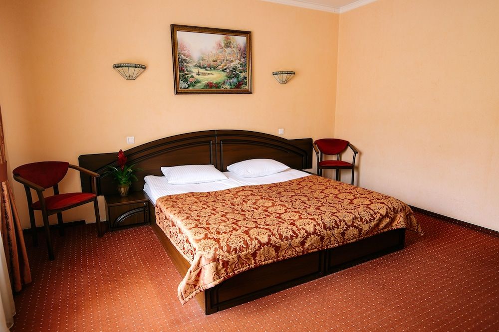 Edem Hotel Lviv