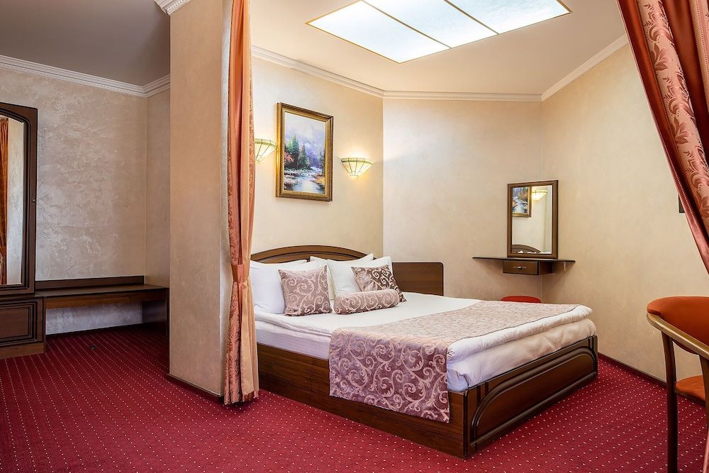 Edem Hotel Lviv