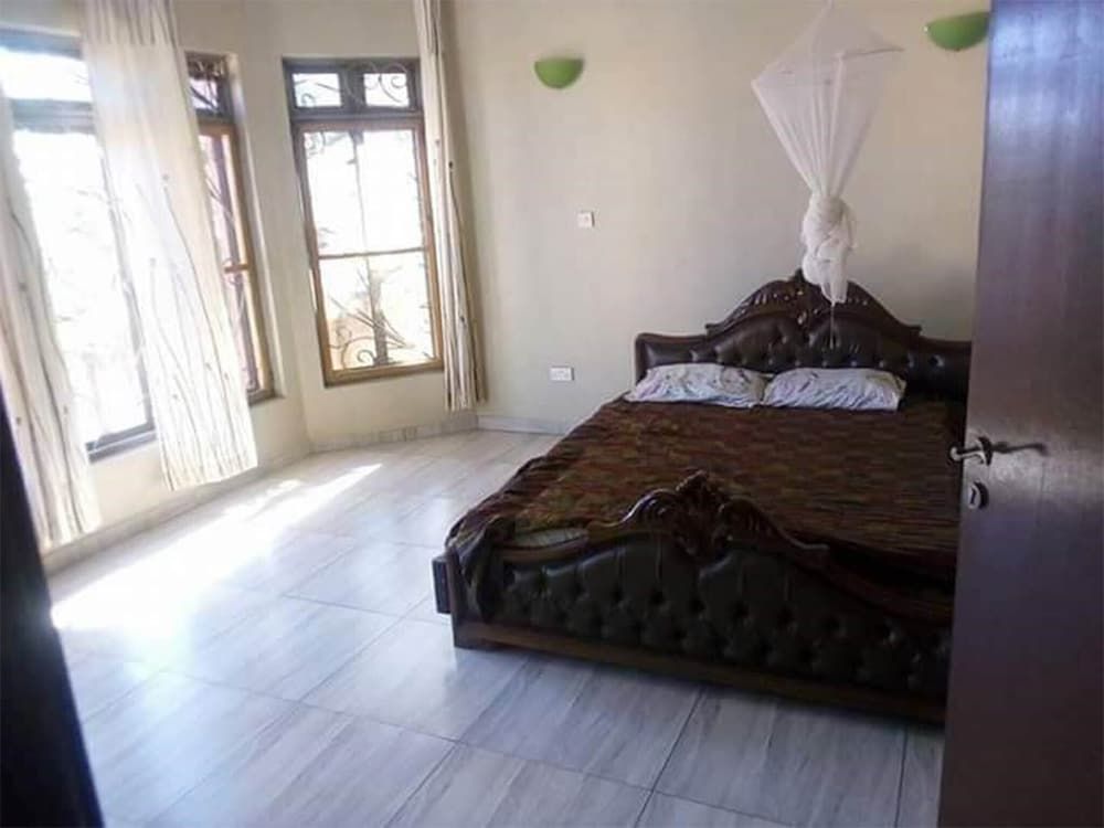 Apartment, 3 Bedrooms, Smoking, Balcony