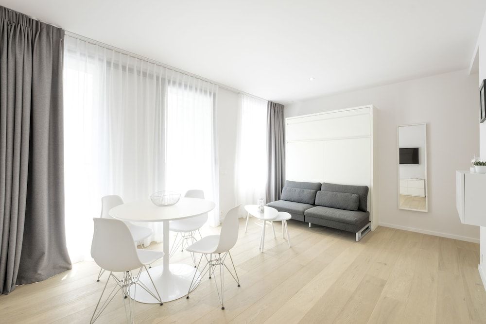 undefined White Studio 8