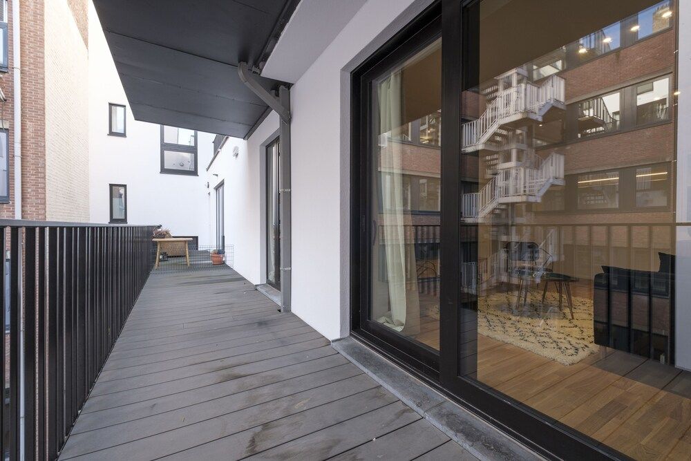 Retro Chic Deluxe Apartment 11