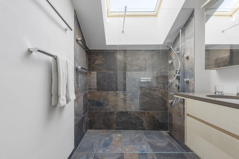 Ascot Loft Zermatt Deluxe Condo, Mountain View 4