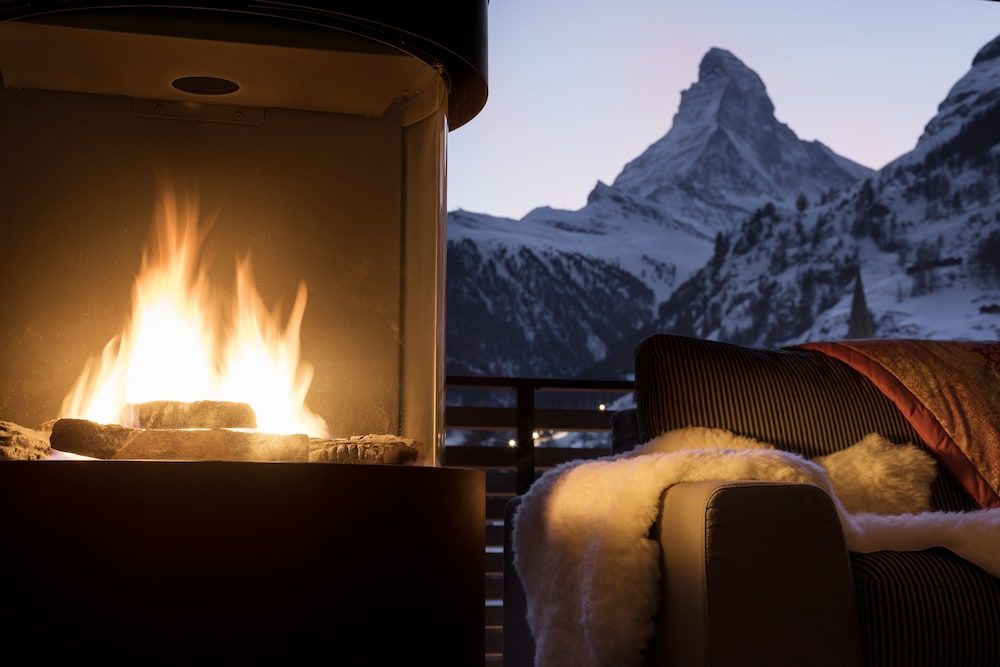 Ascot Loft Zermatt Deluxe Condo, Mountain View 5