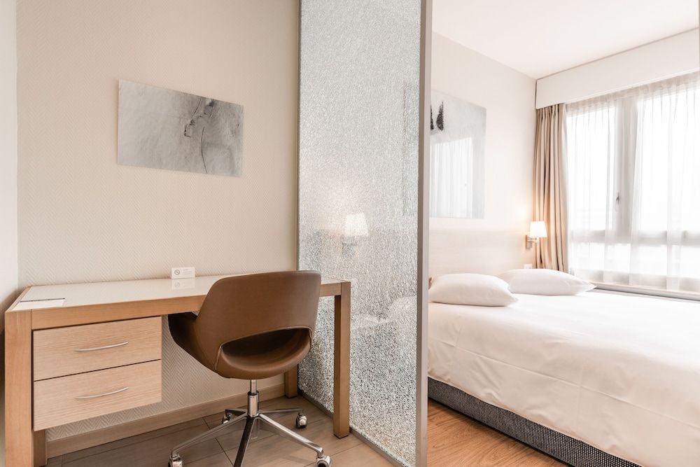 Starling Hotel Residence Genève Classic Double Room 5