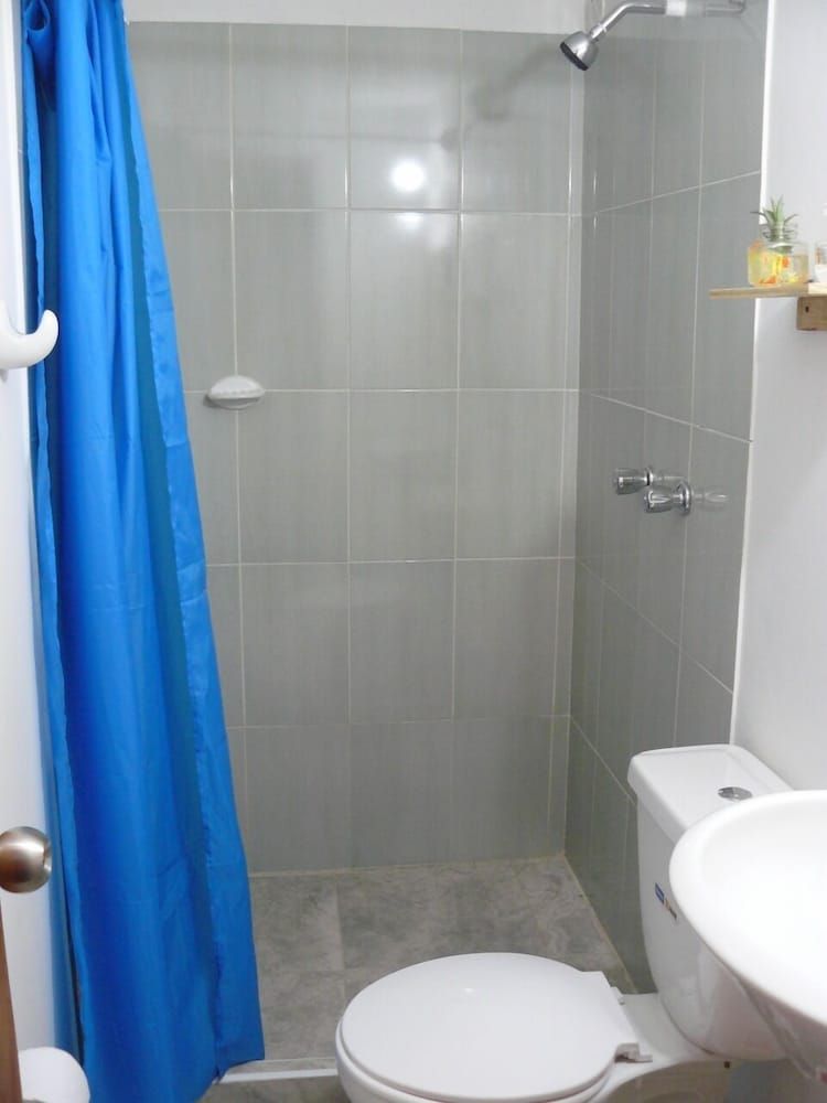 Hostal Triángulo del Café - Hostel Standard Quadruple Room, Shared Bathroom 7