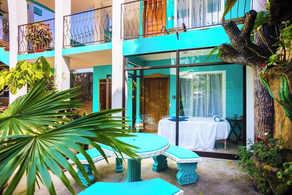 undefined The Blue Suites & Spa 4