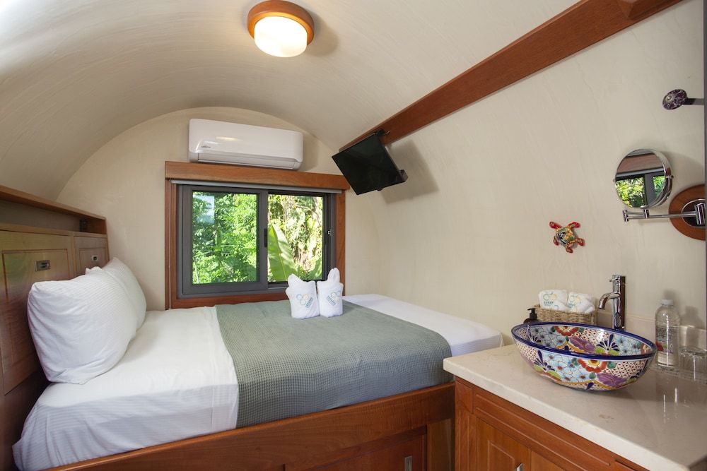 Standard Double Room, Shared Bathroom