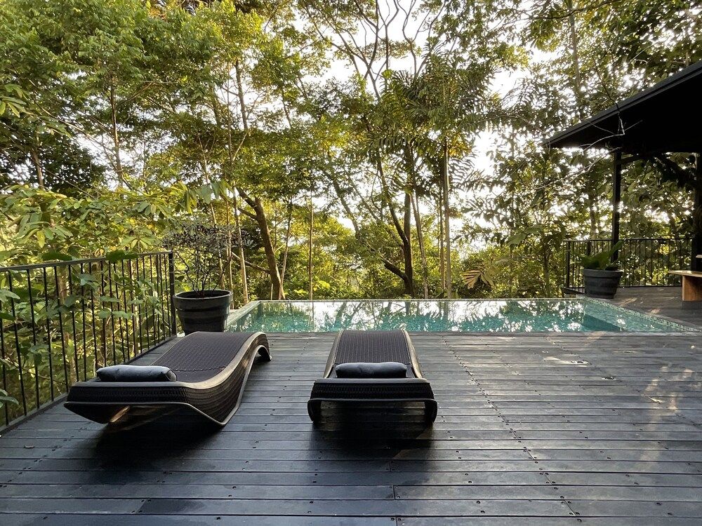 Standard House, Mountain View, Mountainside