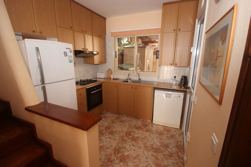 undefined 2 Bedroom House near Tombs of the Kings 5