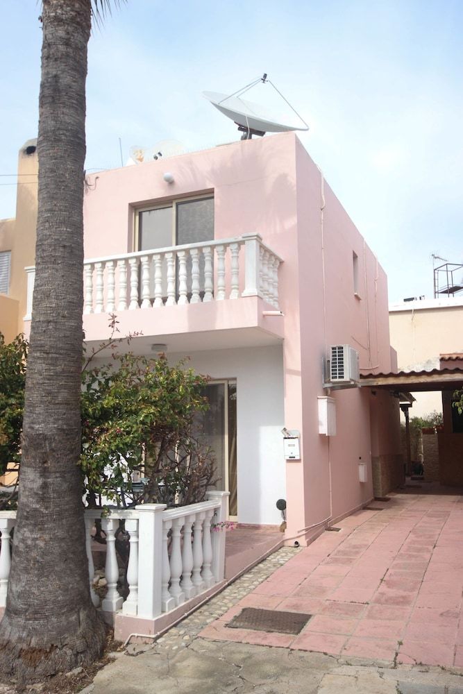 undefined 2 Bedroom House near Tombs of the Kings 2