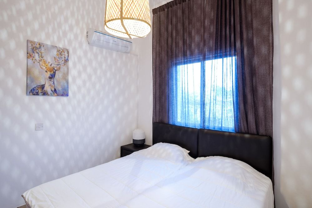 undefined Townhouse In Ideal Location 8