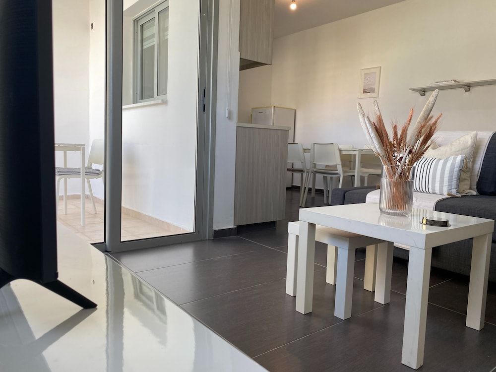 undefined Phaedrus Living City Flat Demetra 102 3