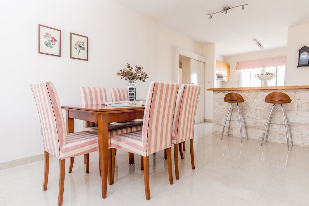 Koulas Apartment