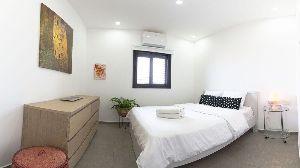 Elifelet 26 Apartment, 2 Bedrooms, Ocean View (1013) 3