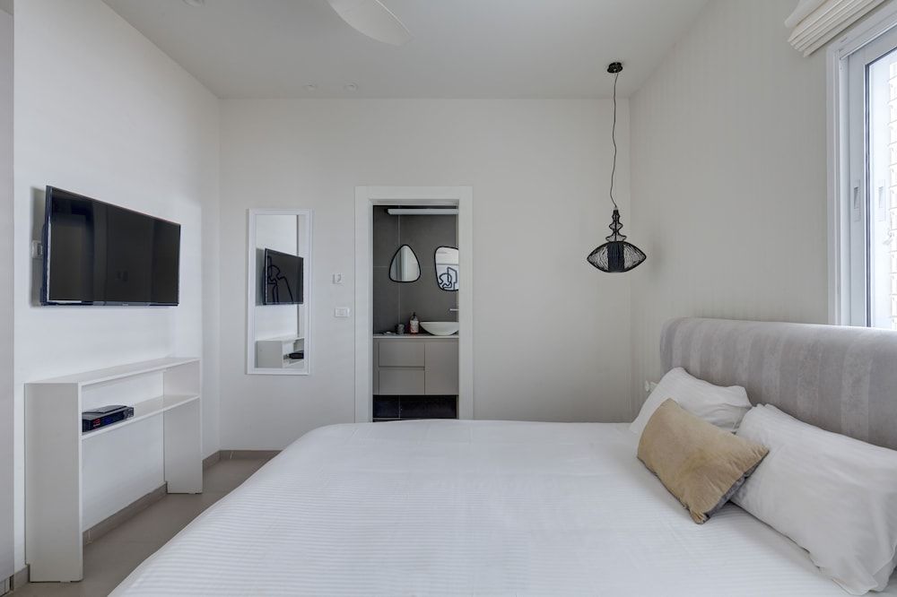 Central17 by TLV2RENT Deluxe Apartment 10