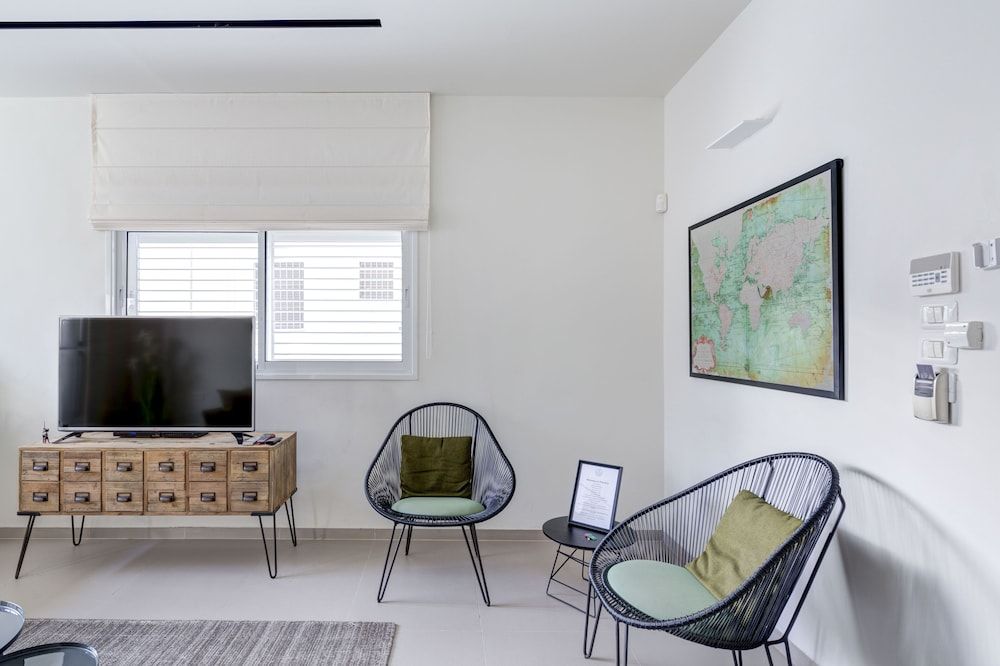 Central17 by TLV2RENT Basic Apartment 13