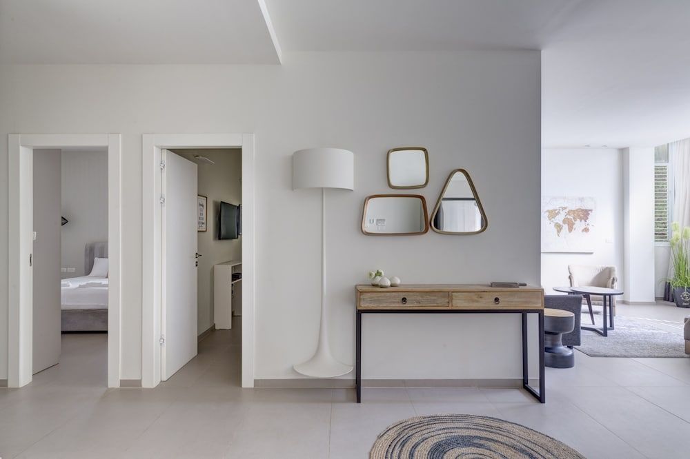 Central17 by TLV2RENT Deluxe Apartment 9