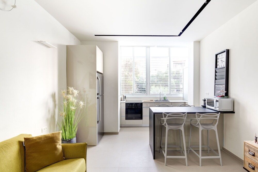 Central17 by TLV2RENT Basic Apartment 17