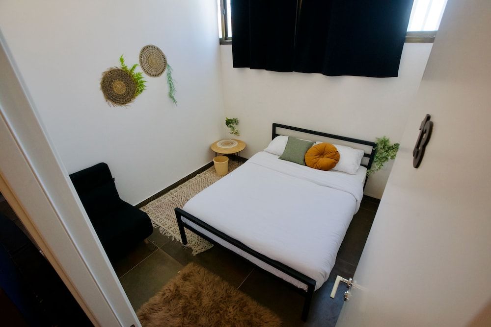 Jungle Jaffa Hostel Age 18 to 45 Standard Double Room 7