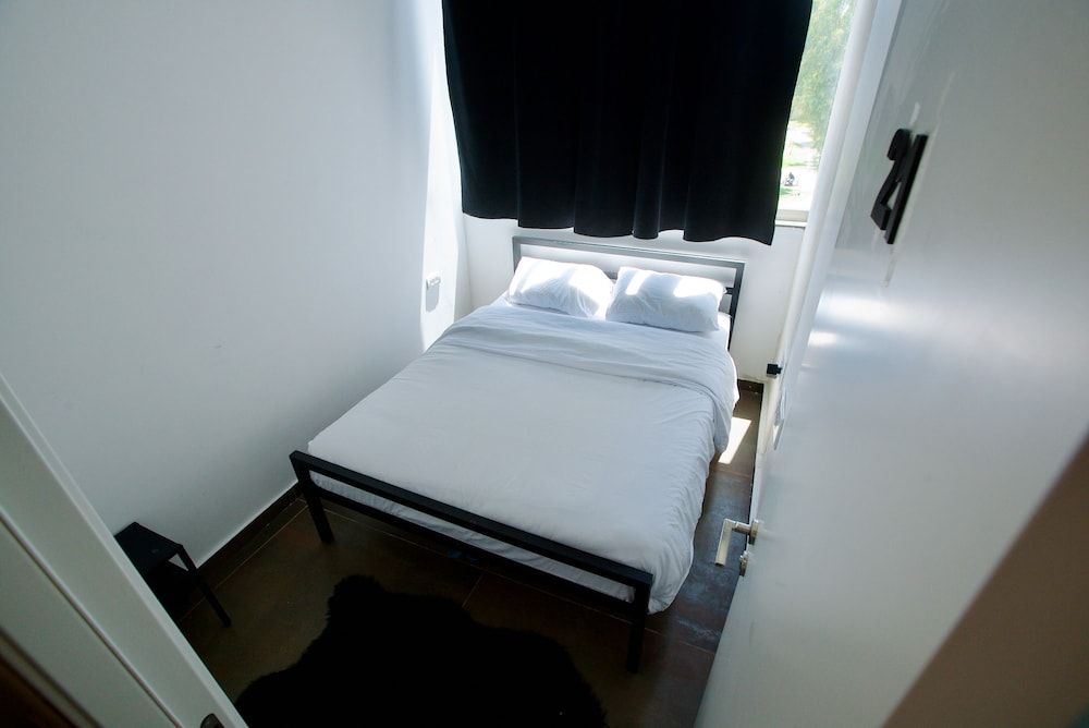 Jungle Jaffa Hostel Age 18 to 45 Standard Double Room 3