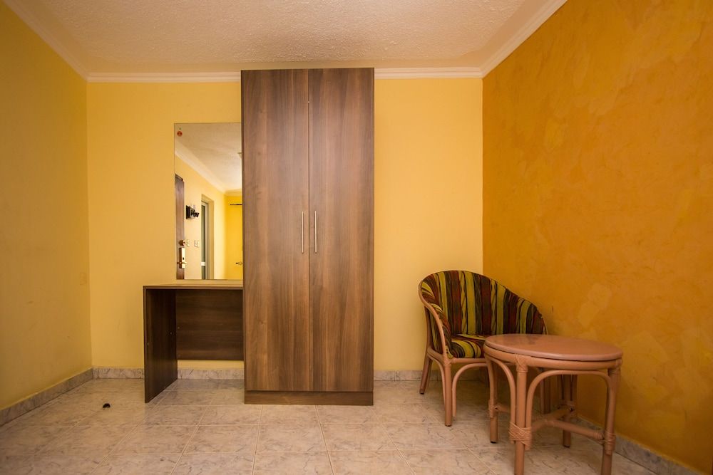 Lowela Hotel Single Room 5