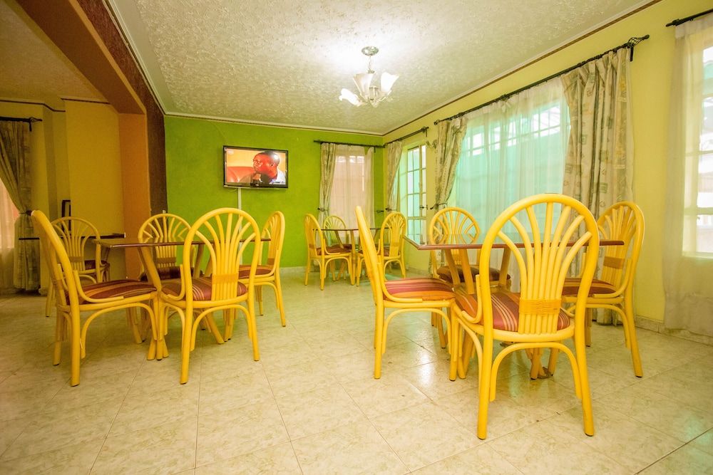 undefined Lowela Hotel 2