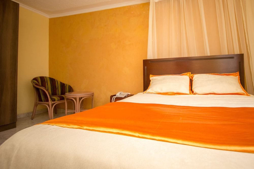 undefined Lowela Hotel 6