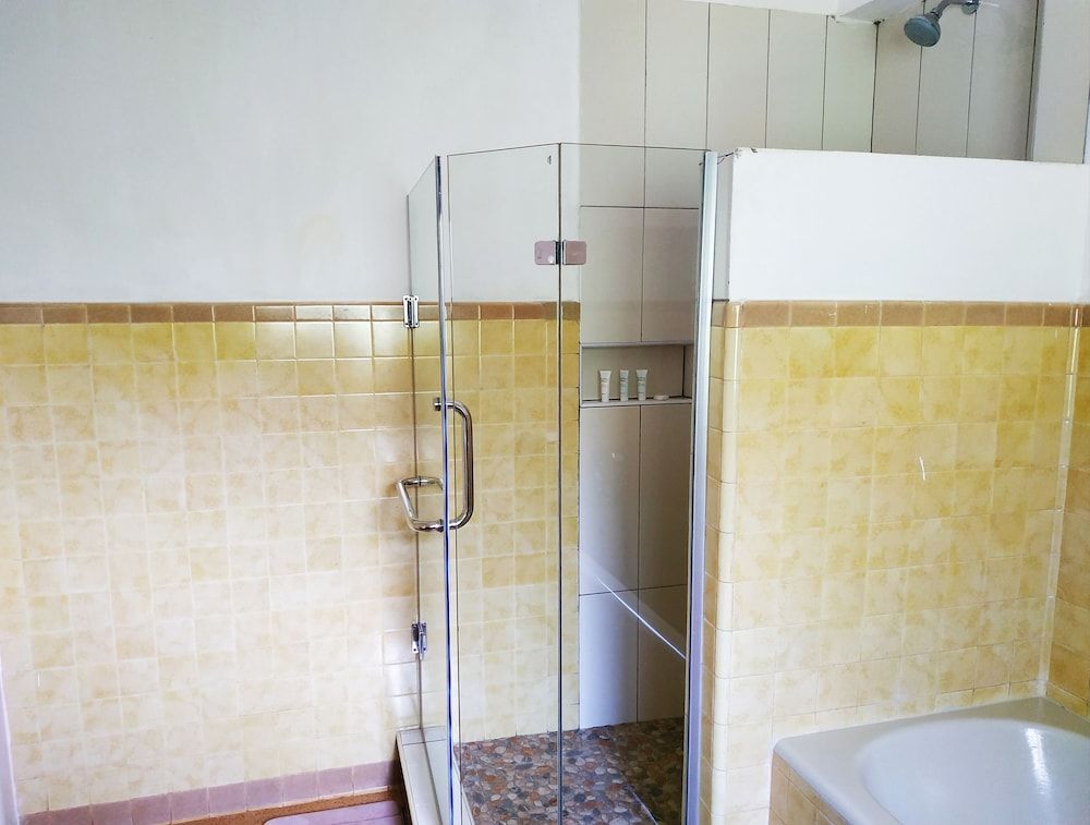 Zereniti House Junior Suite, 1 Queen Bed, Balcony, Garden View 8