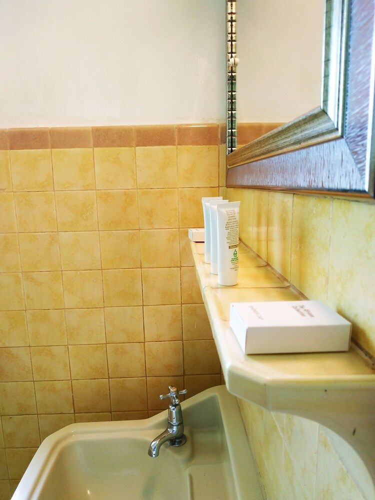 Zereniti House Junior Suite, 1 Queen Bed, Balcony, Garden View 7