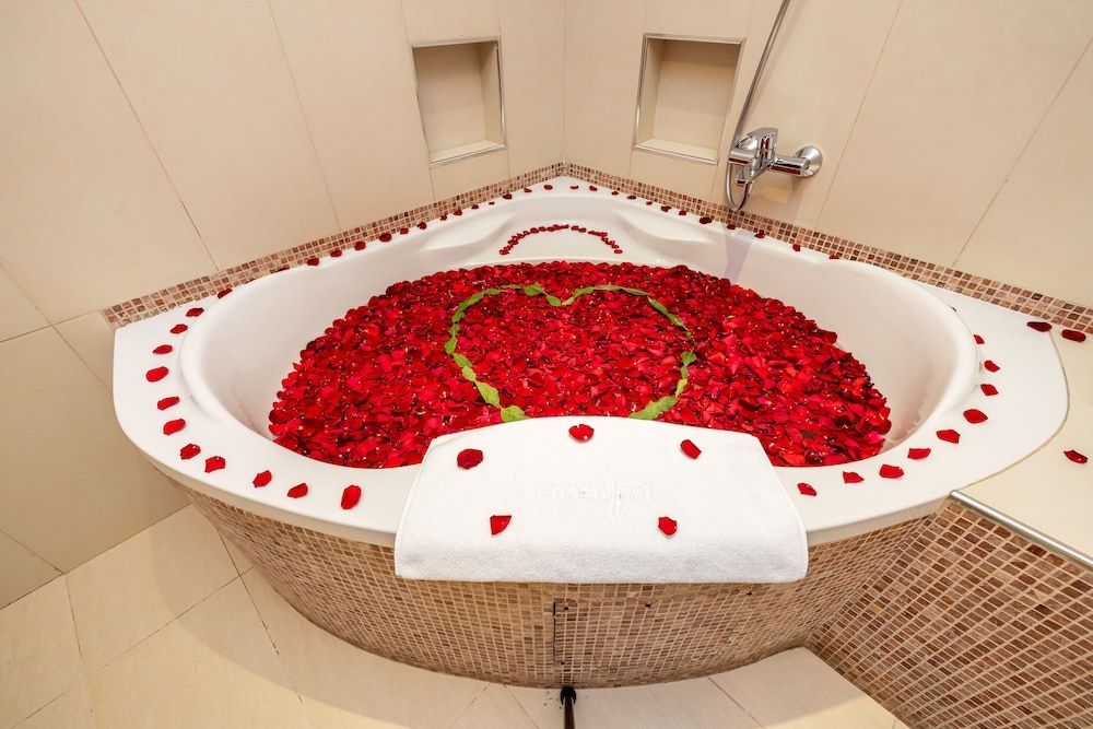 Enashipai Resort & Spa Honeymoon Suite 5