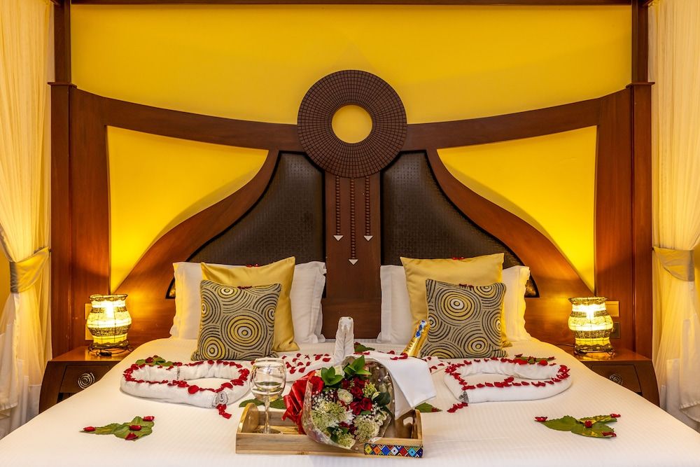 Honeymoon Suite