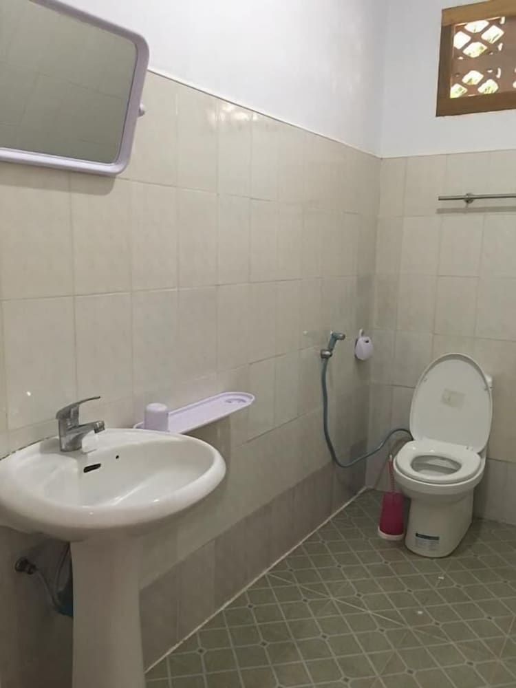 Wun Tawp Garden Hotel Deluxe Double Room, Garden View 5