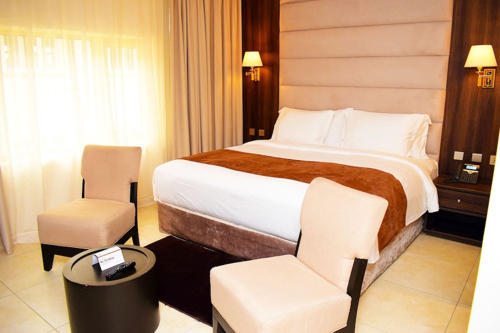 Monty Suites & Golf Executive Suite, Multiple Beds, Non Smoking 3