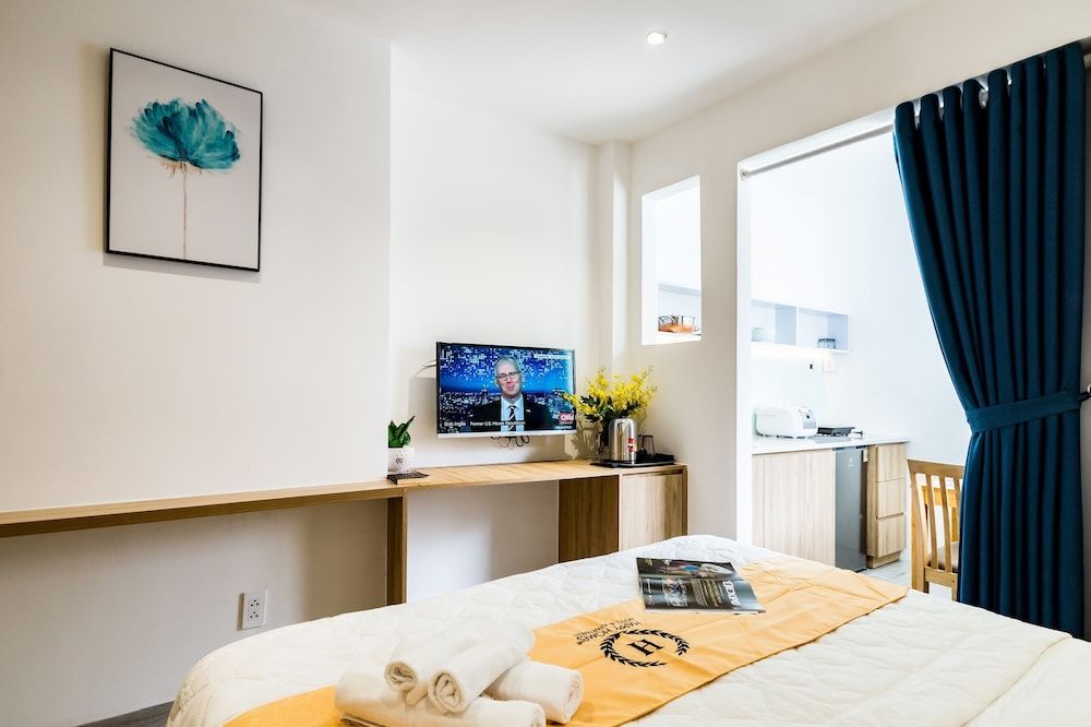 HAPPYHOMES 102 Luxury Bui Vien Apartment Luxury Apartment, City View 3