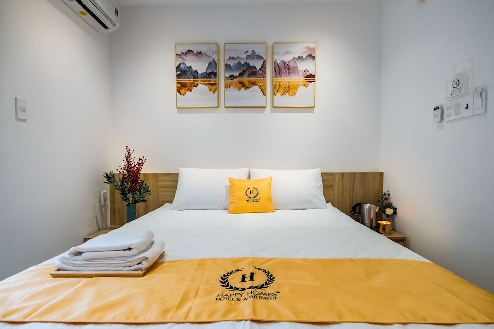 HAPPYHOMES 102 Luxury Bui Vien Apartment Luxury Apartment, City View 4