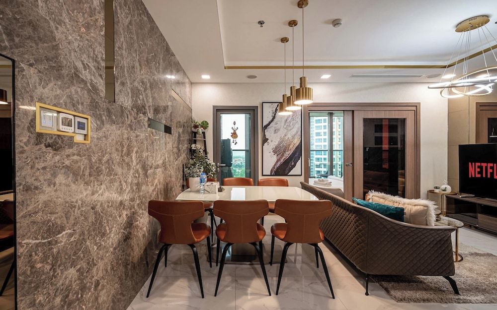 undefined Boutique Unique Landmark 81 6