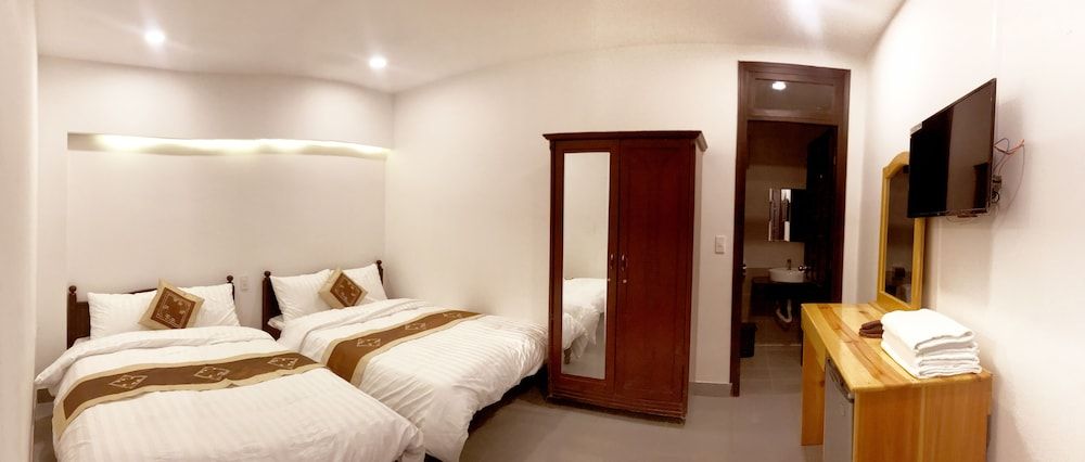 undefined Tata 2 Hotel 2