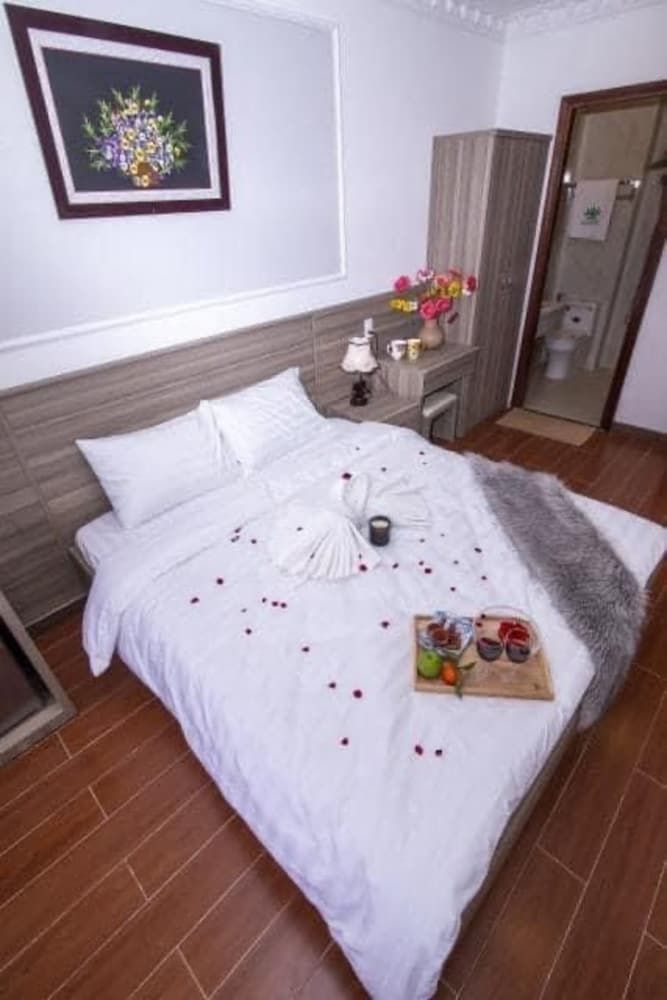 undefined Lina Hotel 4