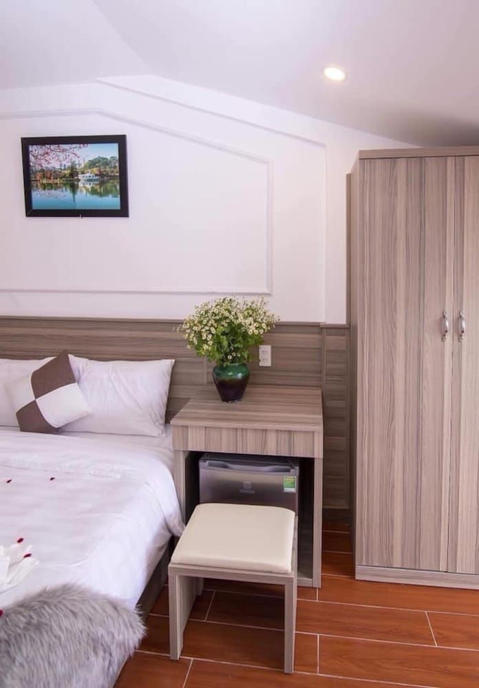 undefined Lina Hotel 10