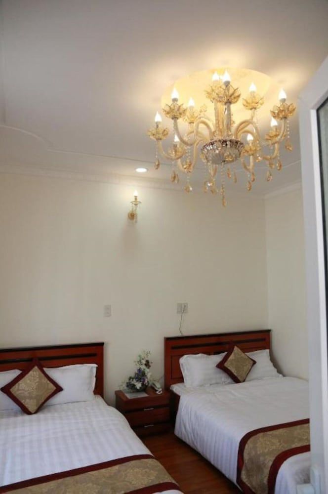 Dang Uyen Hotel Family Room 3