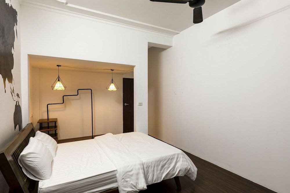 Em Am Homestay - West Lake Romantic Room 3