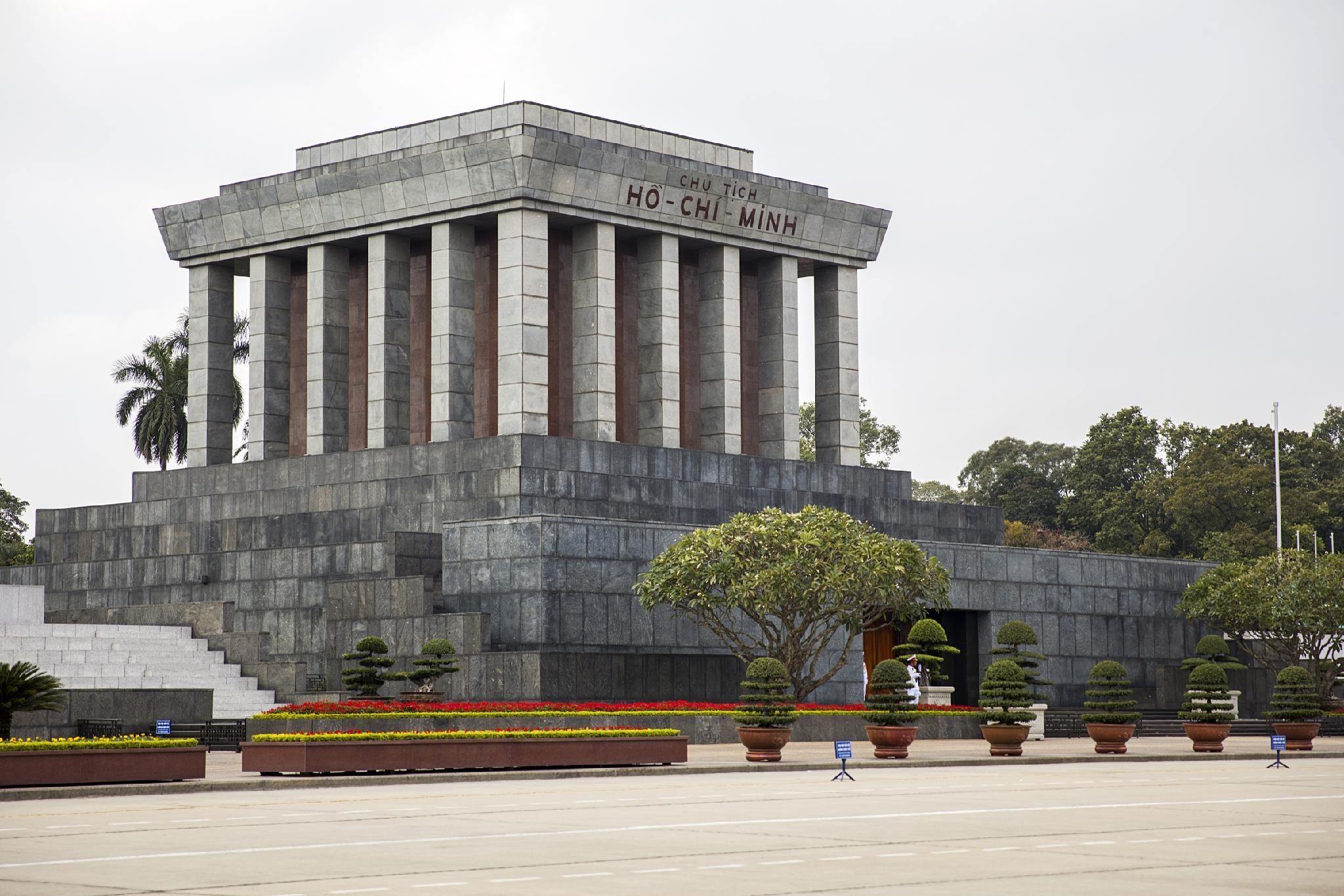 undefined Hillary Hanoi Hotel With Outdoor Swimming Pool 8