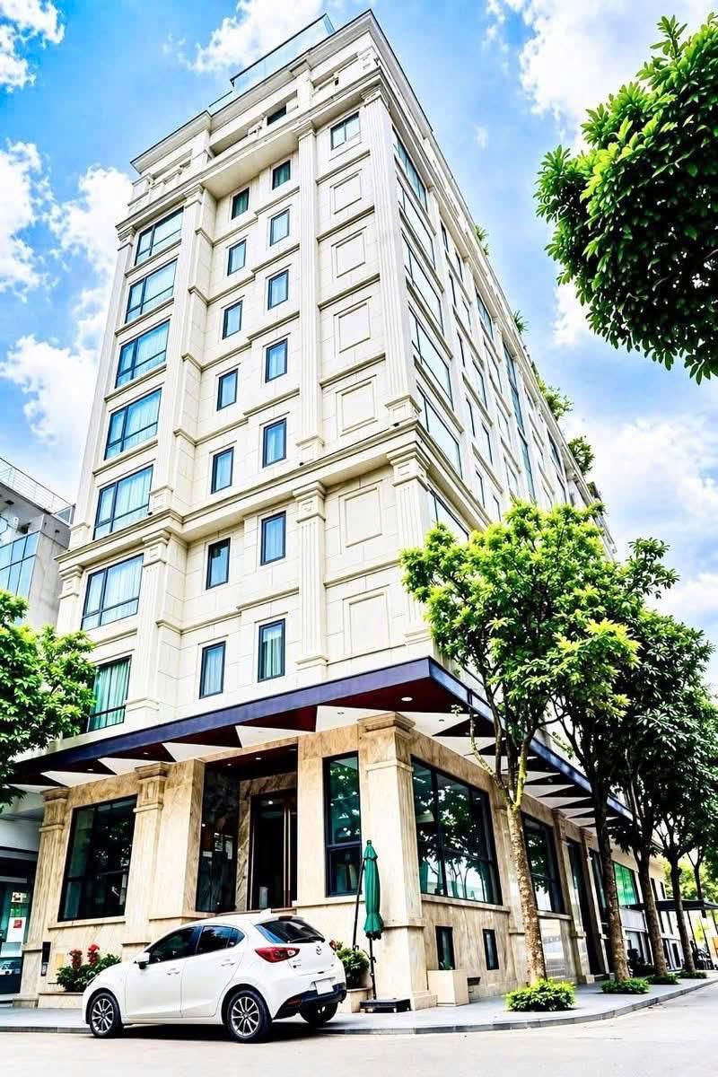 undefined Hillary Hanoi Hotel With Outdoor Swimming Pool